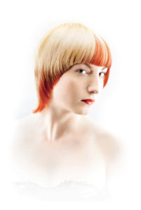 Portrait schöne Frau mit Blonden Strähnen