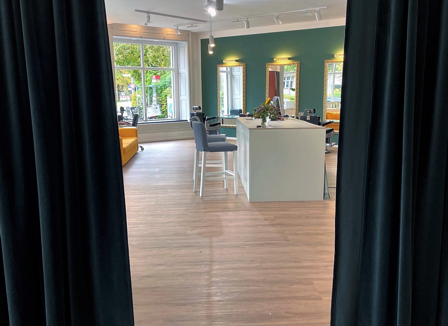 Innenansicht HairGott Friseure München Neuhausen Nymphenburgerstraße 145